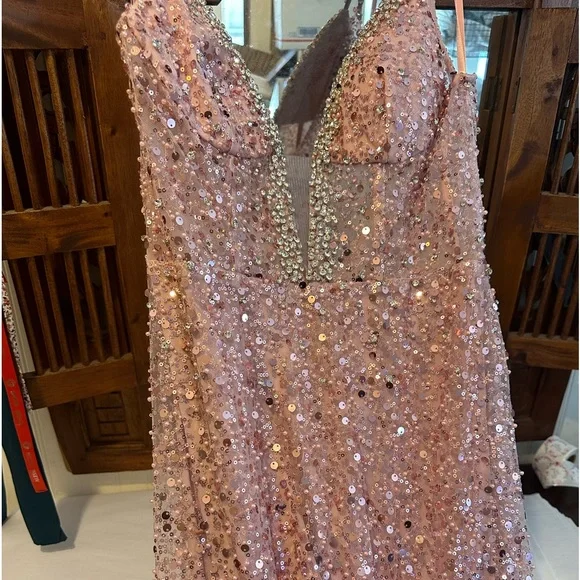 (89) ❤️ BNWT MAC DUGGAL EMBELLISHED PLUNGE NECK SLEEVELESS TRUMPET GOWN #68… - Picture 4 of 11